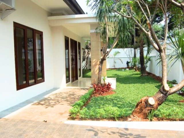 4-Bedrooms House for Rent in Kemang Timur