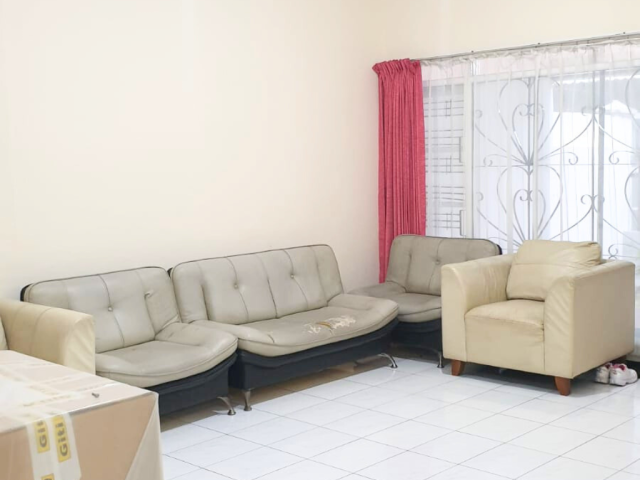 3-Bedrooms House For Sale in Tomang Raya