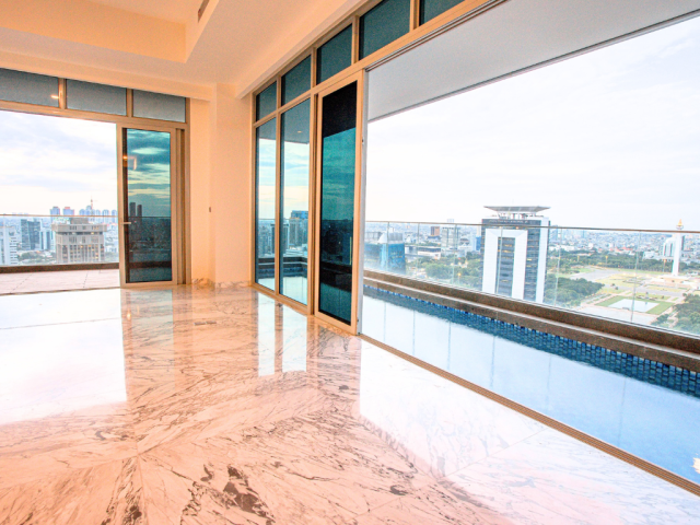 The Stature Jakarta SKY VILLA Lantai Tinggi