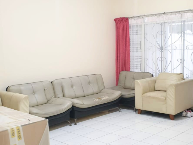 4-Bedrooms House For Sale in Tomang