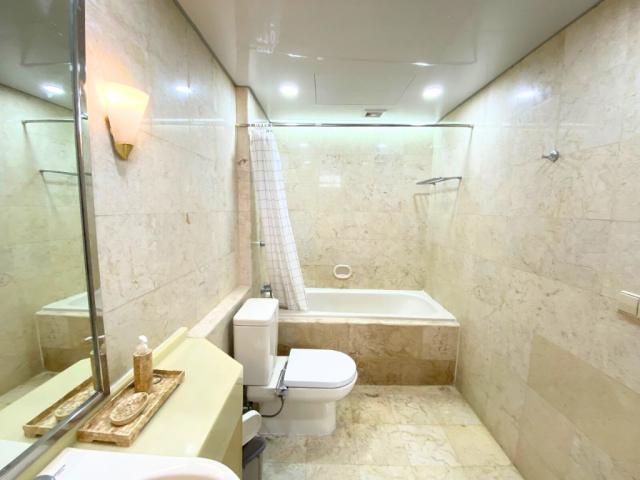 Park Royale Tower 3 Lantai 12