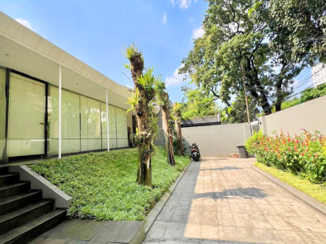 House for Sale in Wijaya