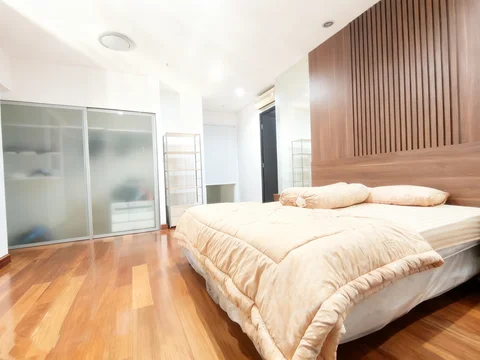Somerset Berlian South Tower High Floor