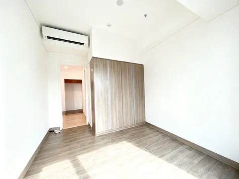 57 Promenade Tower City Lantai Tengah