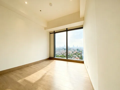 57 Promenade Tower City Lantai Tengah