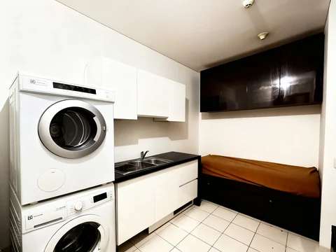 Pakubuwono House Tower Rosewood Lantai Tengah