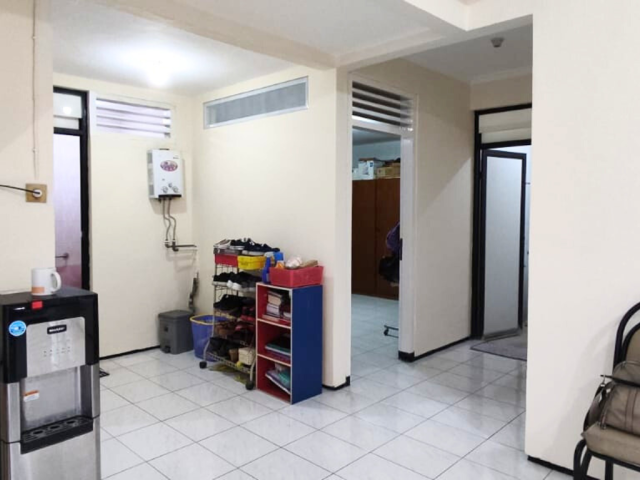 3-Bedrooms House For Sale in Tomang Raya