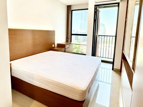 Ciputra World 2 Tower Newton Lantai Tengah