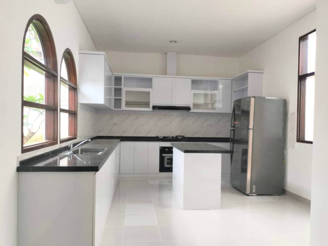 4+1 Bedrooms House for Rent in Kemang Dalam