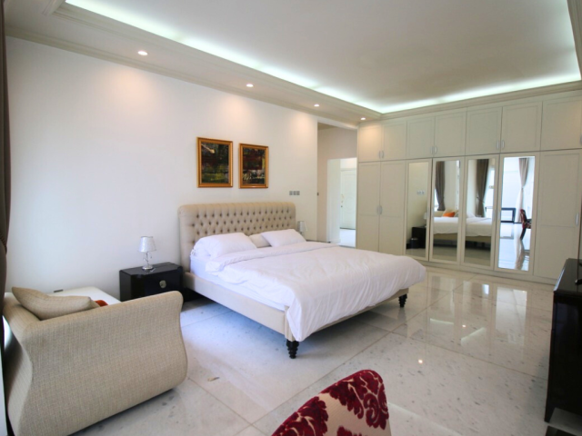 6-Bedrooms House For Rent Patra Kuningan