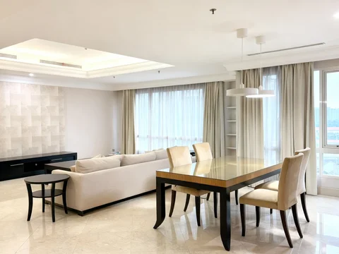 SCBD Suites Mid Floor