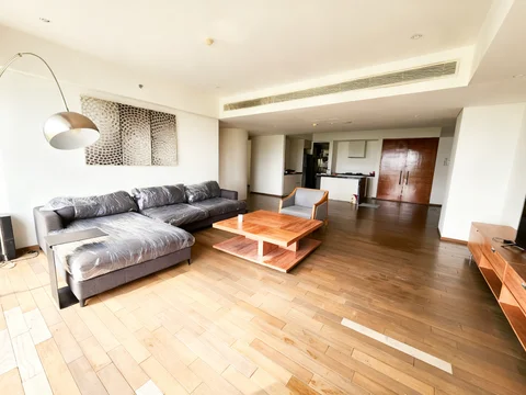 Verde Tower North Lantai Tengah