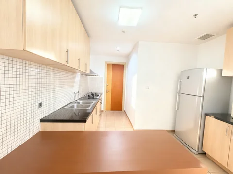 Setiabudi Residence Tower B Lantai Sedang