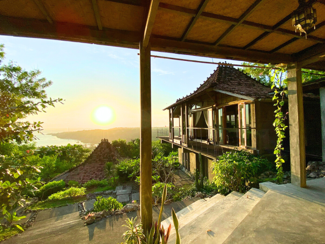 Rumah Villa Dijual Pulau Ceningan Bali 3 Kamar