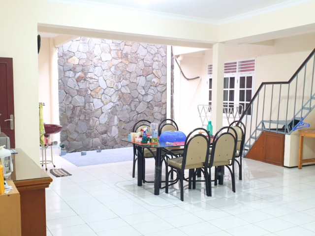3-Bedrooms House For Sale in Tomang Raya