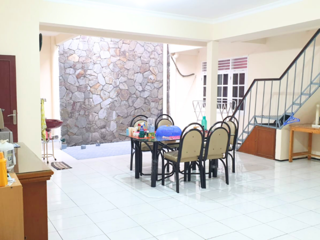 4-Bedrooms House For Sale in Tomang