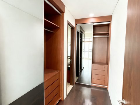 Kemang Village Tower Tiffany Lantai 23