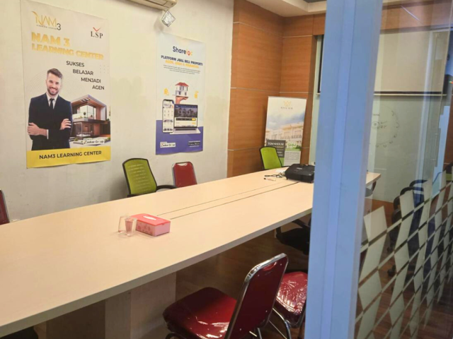 4-Floors Shophouse For Sale In Blok M Area