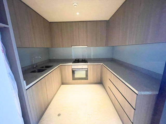 Ciputra World 2 Tower The Residence Lantai Tengah
