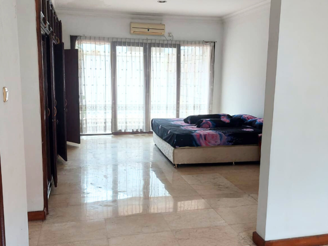 6-Bedrooms House For Sale in Terusan Hang Lekir