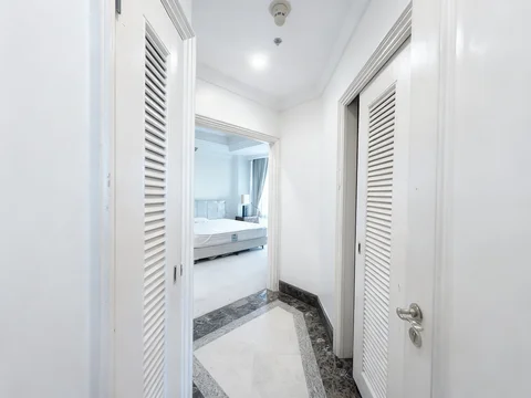 Four Seasons Residences Tower Spring Mid Floor