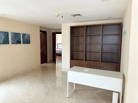 SCBD Suites Lantai Tengah