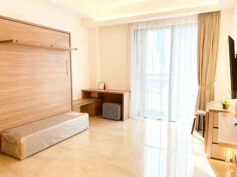 Fifty Seven Promenade Tower City Lantai Sedang