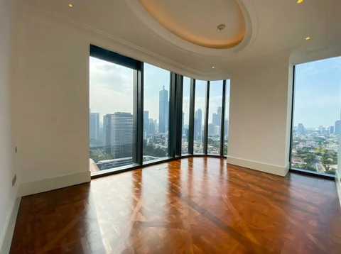 St Regis Residence Mid Floor