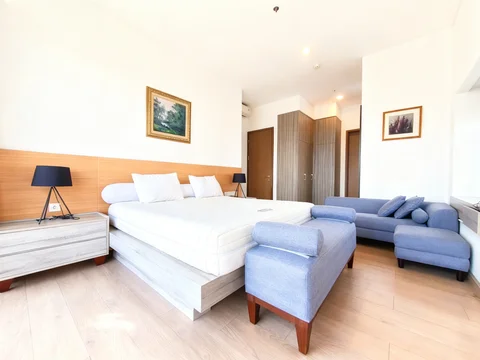 1 Park Avenue Tower Royal Lantai Sedang