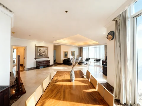 Four Seasons Residences Tower Spring Mid Floor