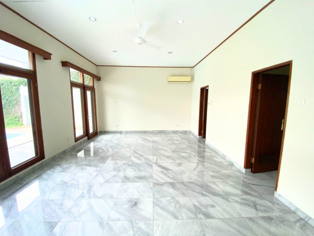 4-Bedrooms House For Sale in Jl. Damai Raya Kebayoran Baru Area