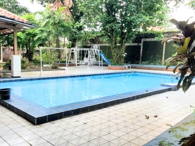 4-Bedrooms House For Sale in Kemang Timur