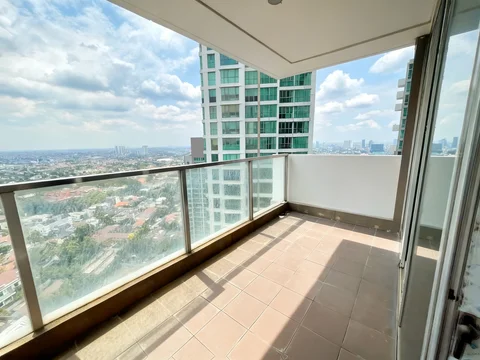 Kemang Village Tower Tiffany Lantai Tinggi