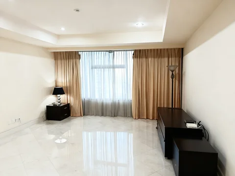 The Plaza Residences Lantai Sedang