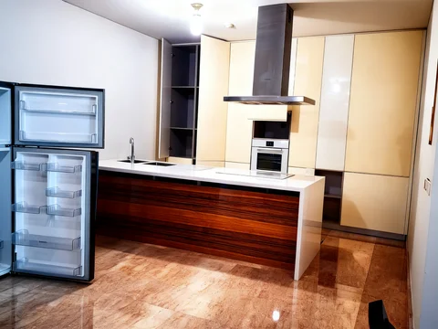 Pakubuwono House Tower Rosewood Lantai Tengah
