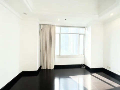 Four Seasons Residences Tower Spring Low Floor