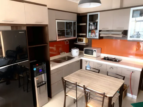 Hamptons Park Tower B Mid Floor