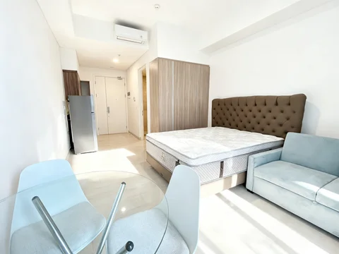 Fifty Seven Promenade Tower City Lantai Sedang