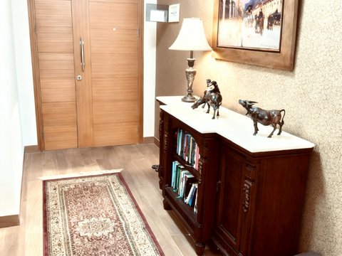 Hamptons Park Tower B High Floor