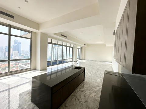 The Stature Lantai Tinggi