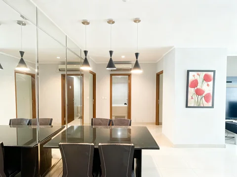 Sahid Sudirman Residence Lantai Sedang