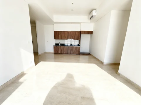 57 Promenade Tower City Lantai Tengah