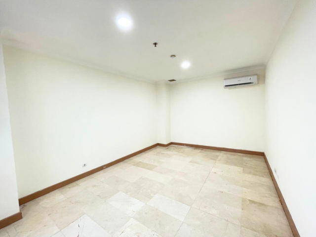 Simprug Indah Lantai Tengah