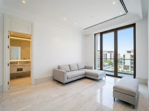 Apartemen St. Regis Mid Floor
