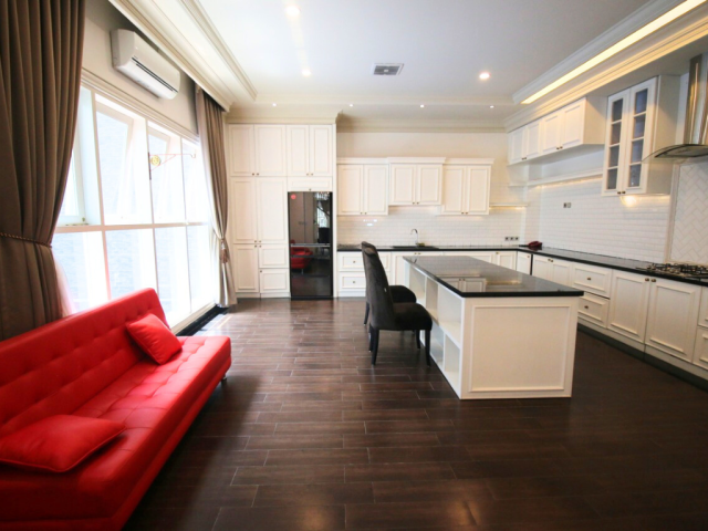 6-Bedrooms House For Rent Patra Kuningan