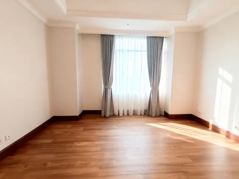 Four Seasons Residences Tower Summer Mid Floor