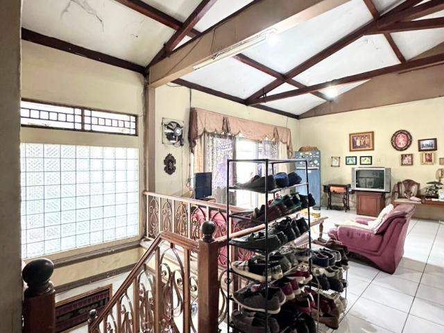 8-Bedrooms House For Sale in Tebet