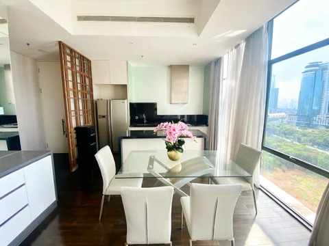 Verde Tower East Lantai Sedang