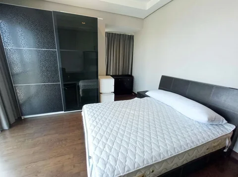The Mansion at Kemang Lantai Tengah