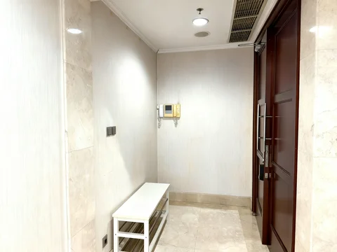 SCBD Suites Mid Floor